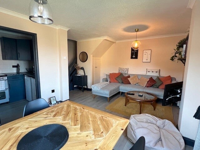 House Saffron Drive in Highcliffe-on-Sea