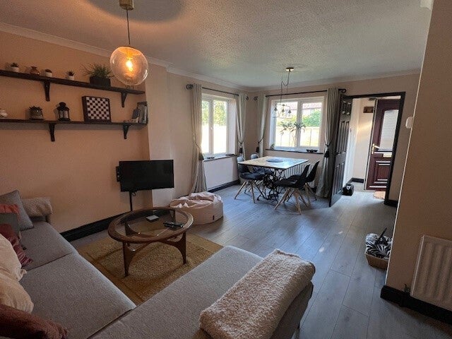 House Saffron Drive in Highcliffe-on-Sea