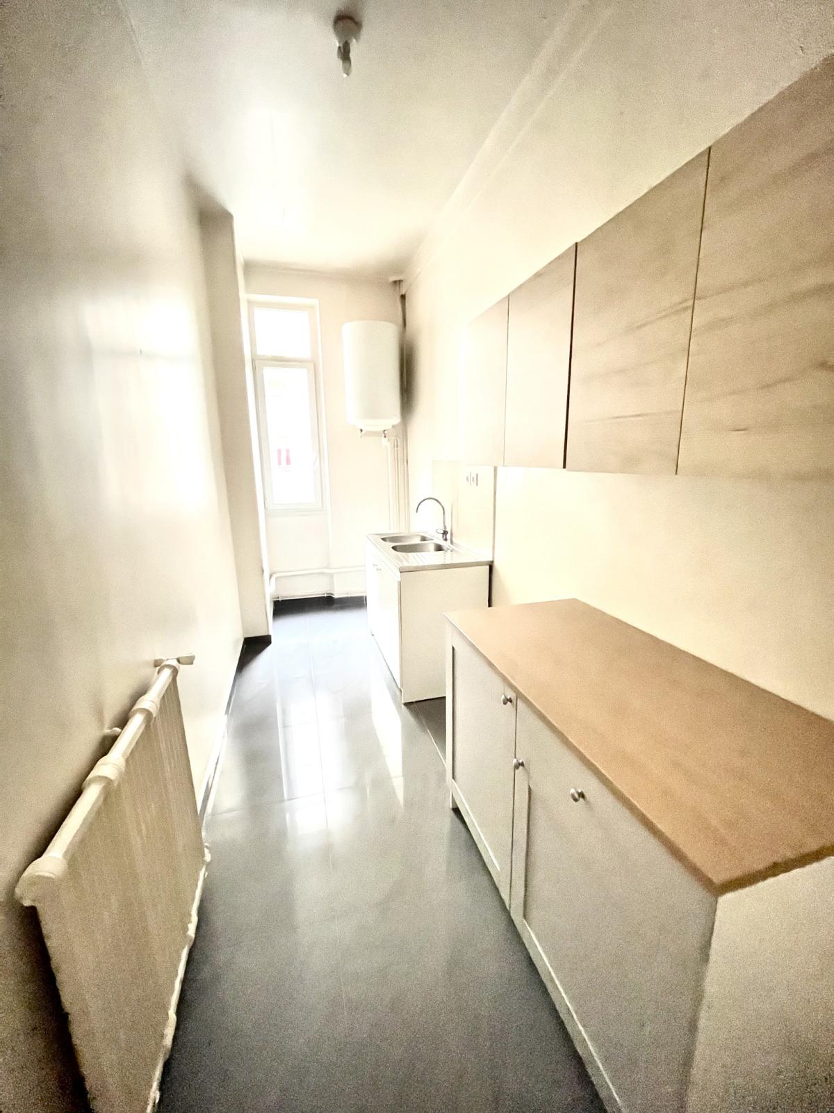 Flat Rue Traversière in Paris