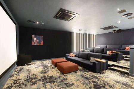 Flat Raven Row in Greater London