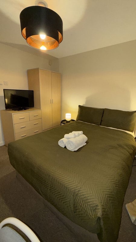 Room Macleod Street in Greater London
