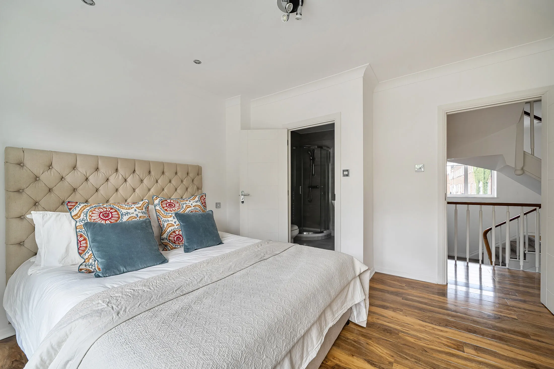 House Middlefield in Greater London
