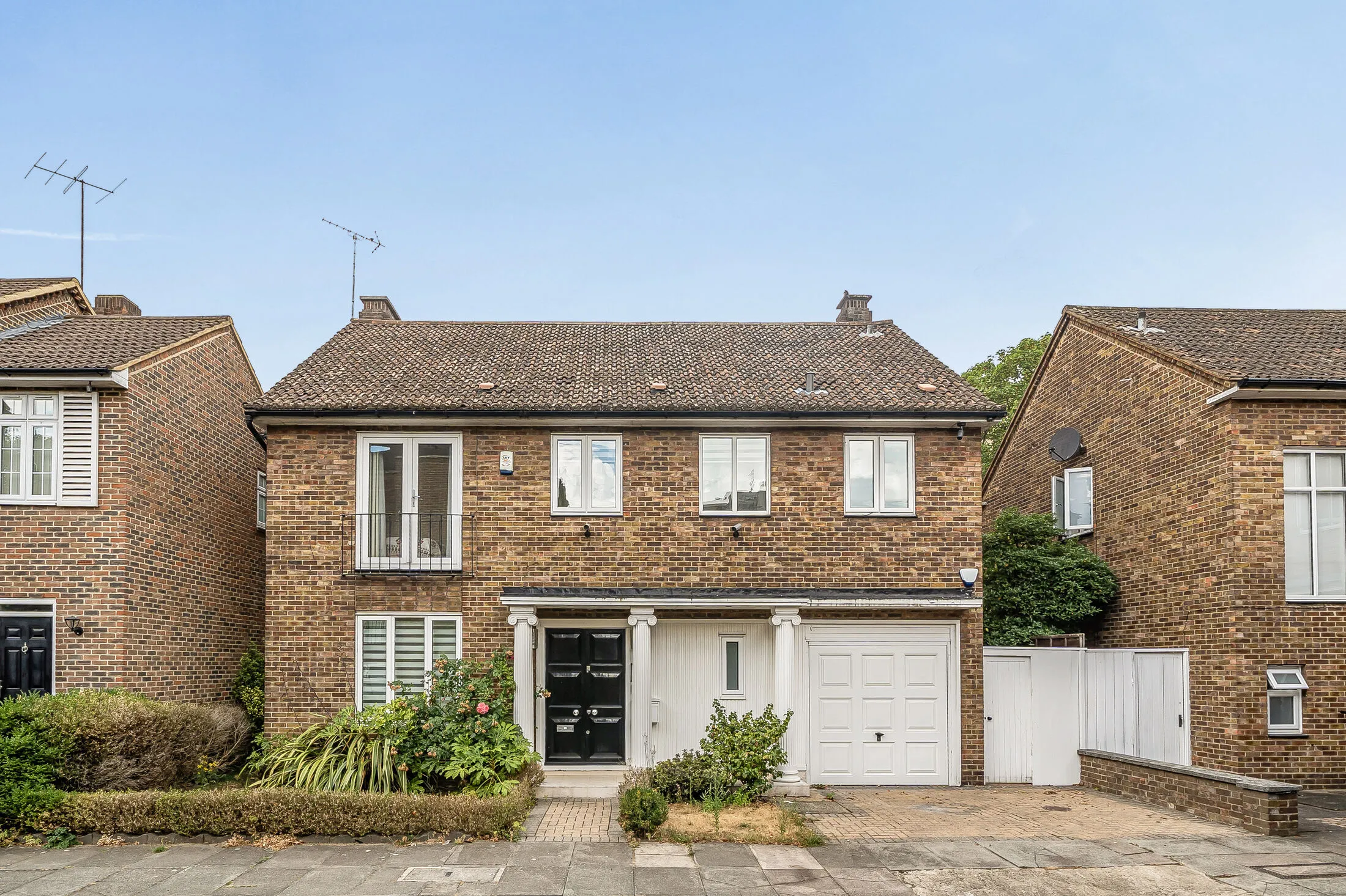 House Middlefield in Greater London