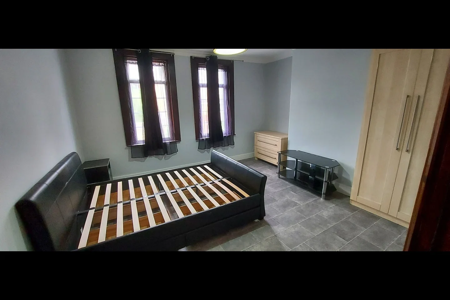 Room King Edward Road in Chatham