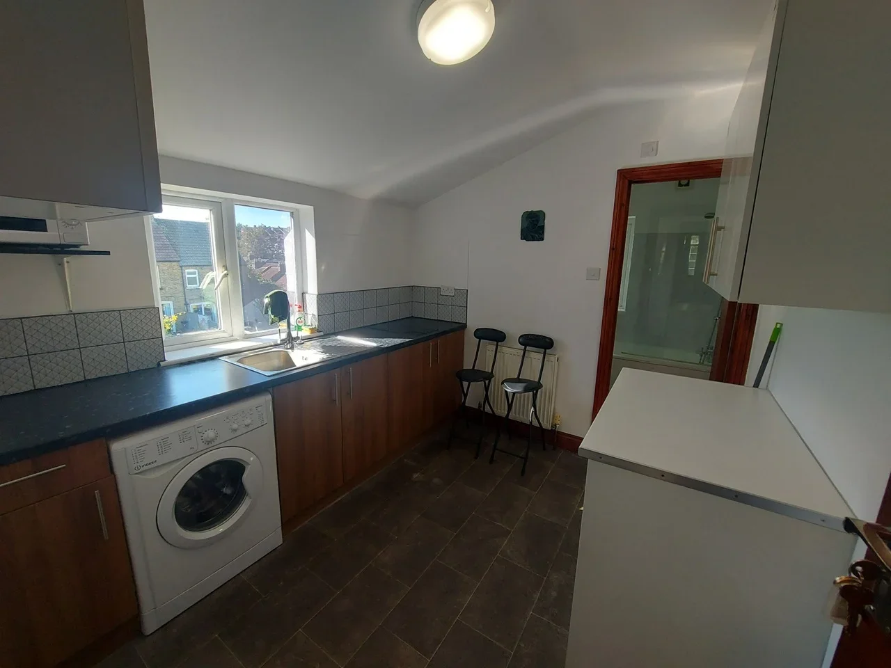 Room King Edward Road in Chatham