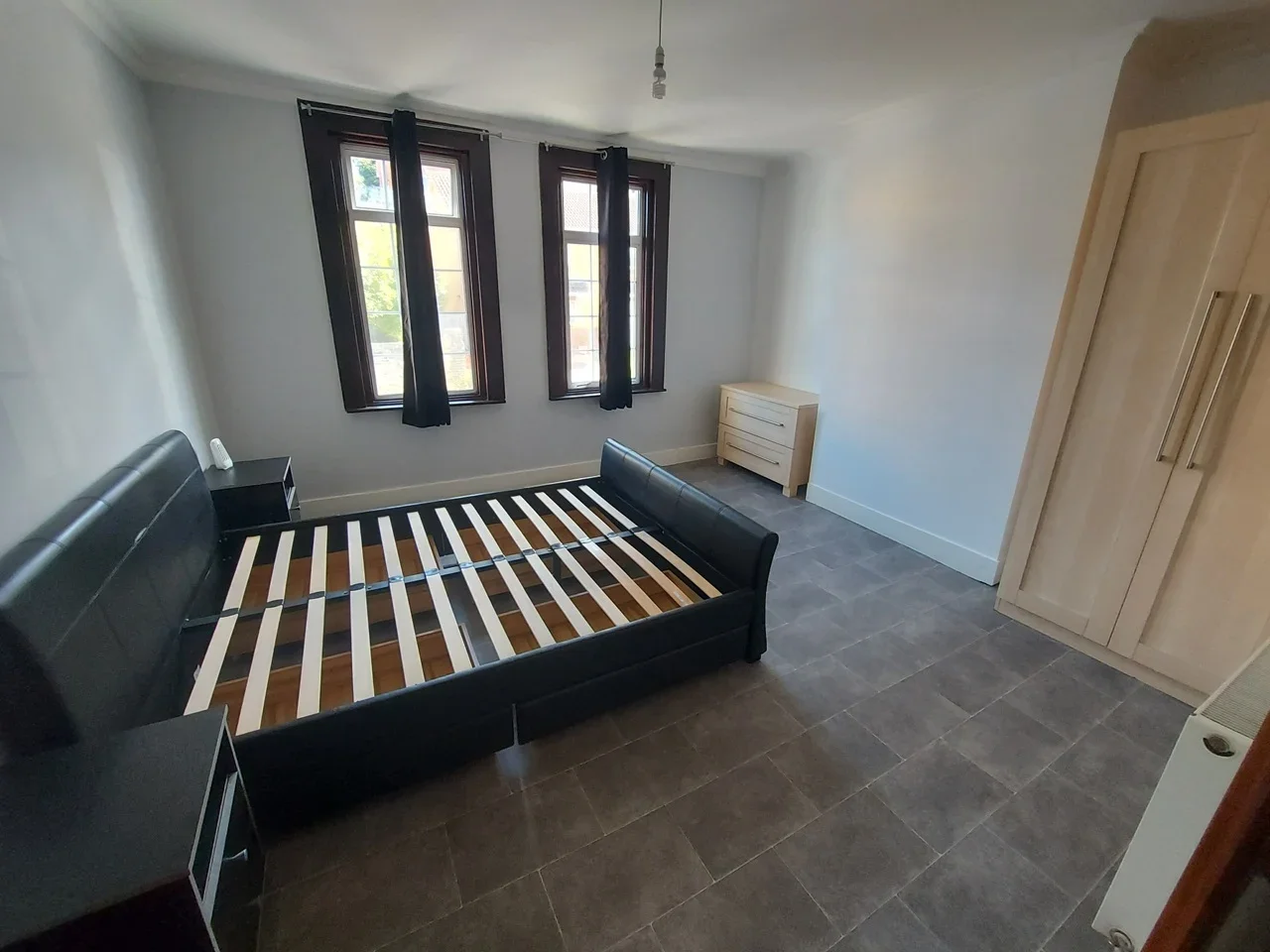 Room King Edward Road in Chatham