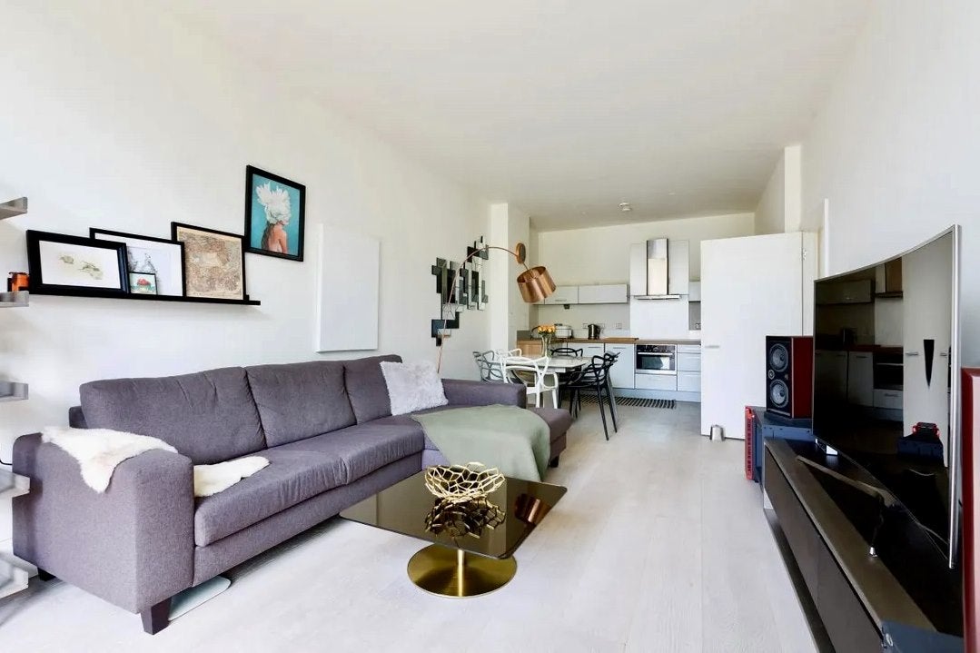 Flat Highbury Hill in Greater London