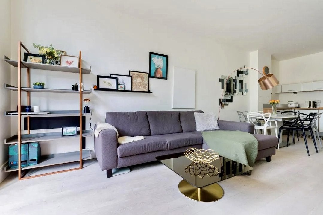 Flat Highbury Hill in Greater London