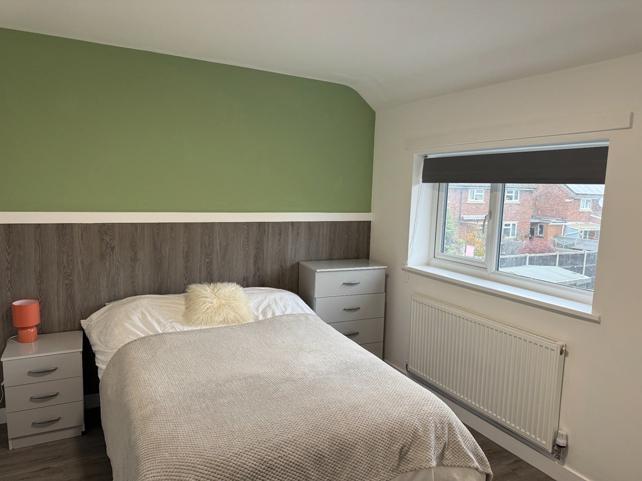 Room Foxlydiate Crescent in Redditch