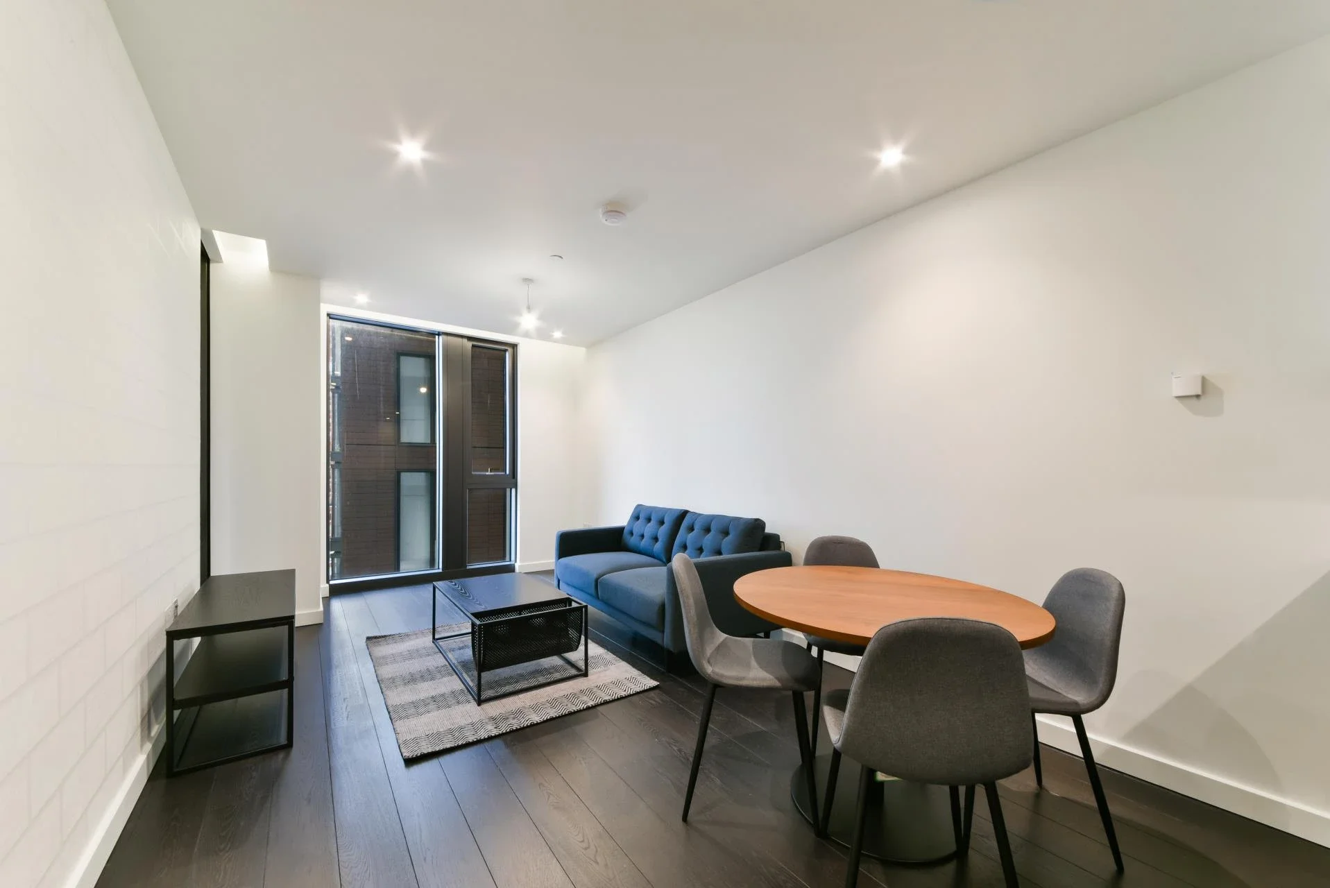 Flat Pascal Square in Greater London