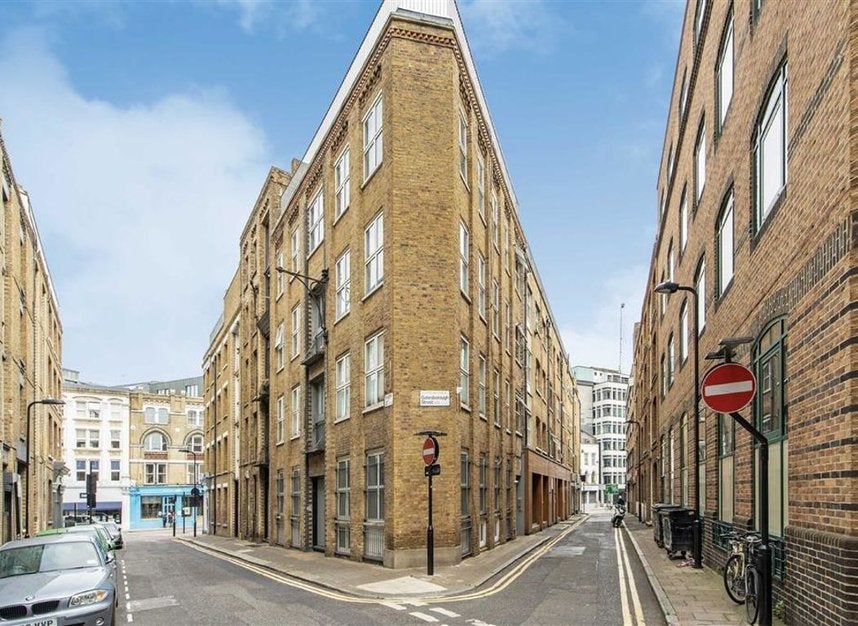 Flat Gatesborough Street in Greater London