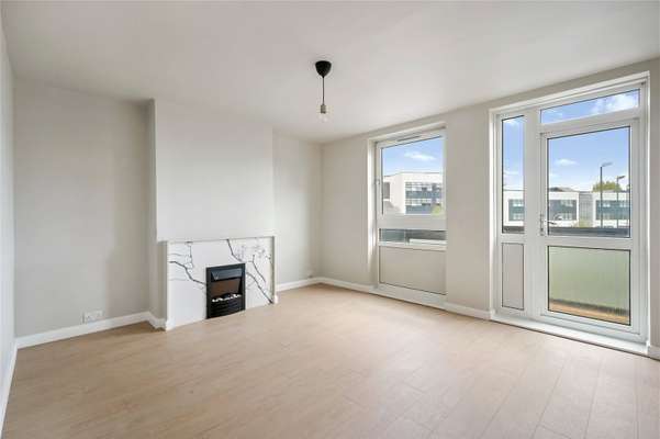 Flat Belton Way in Greater London