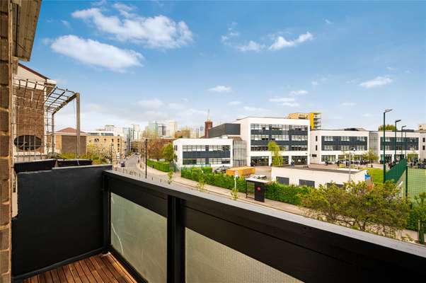 Flat Belton Way in Greater London