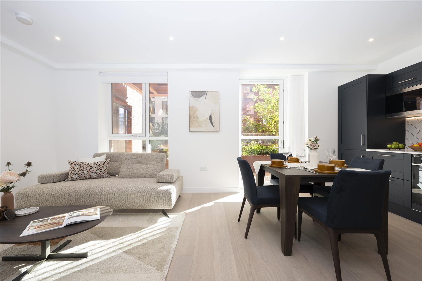 Flat Fulton Road in Greater London