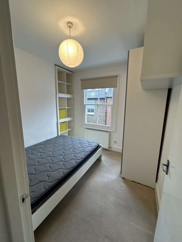 Flat Chetwynd Road in Greater London