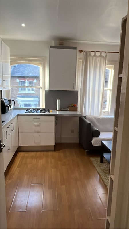 Flat Chetwynd Road in Greater London