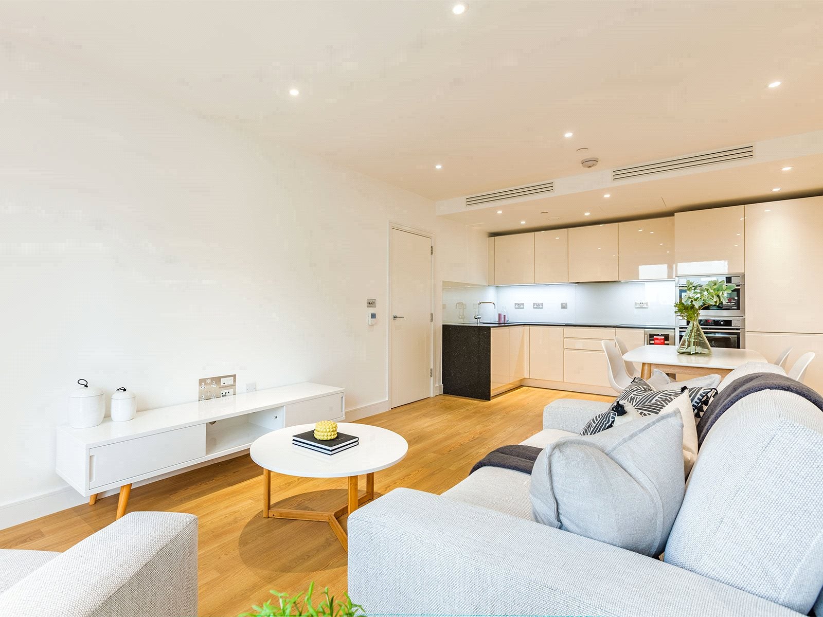 Flat Wandsworth Road in Greater London