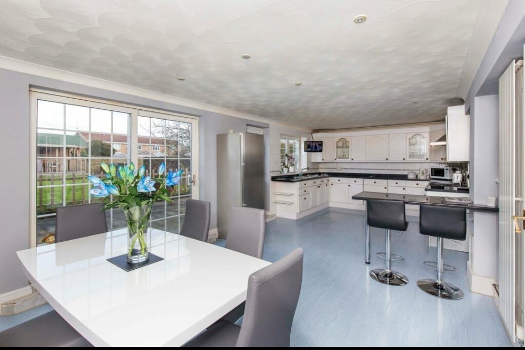 Room Windmill Lane in Cheshunt