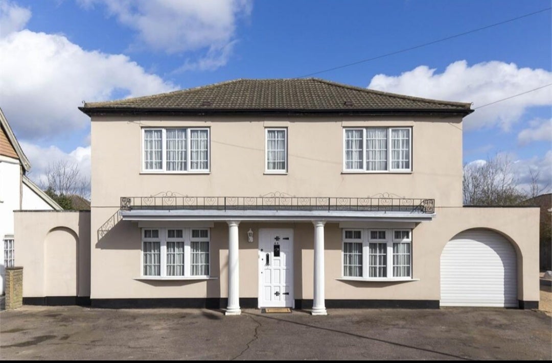 Room Windmill Lane in Cheshunt