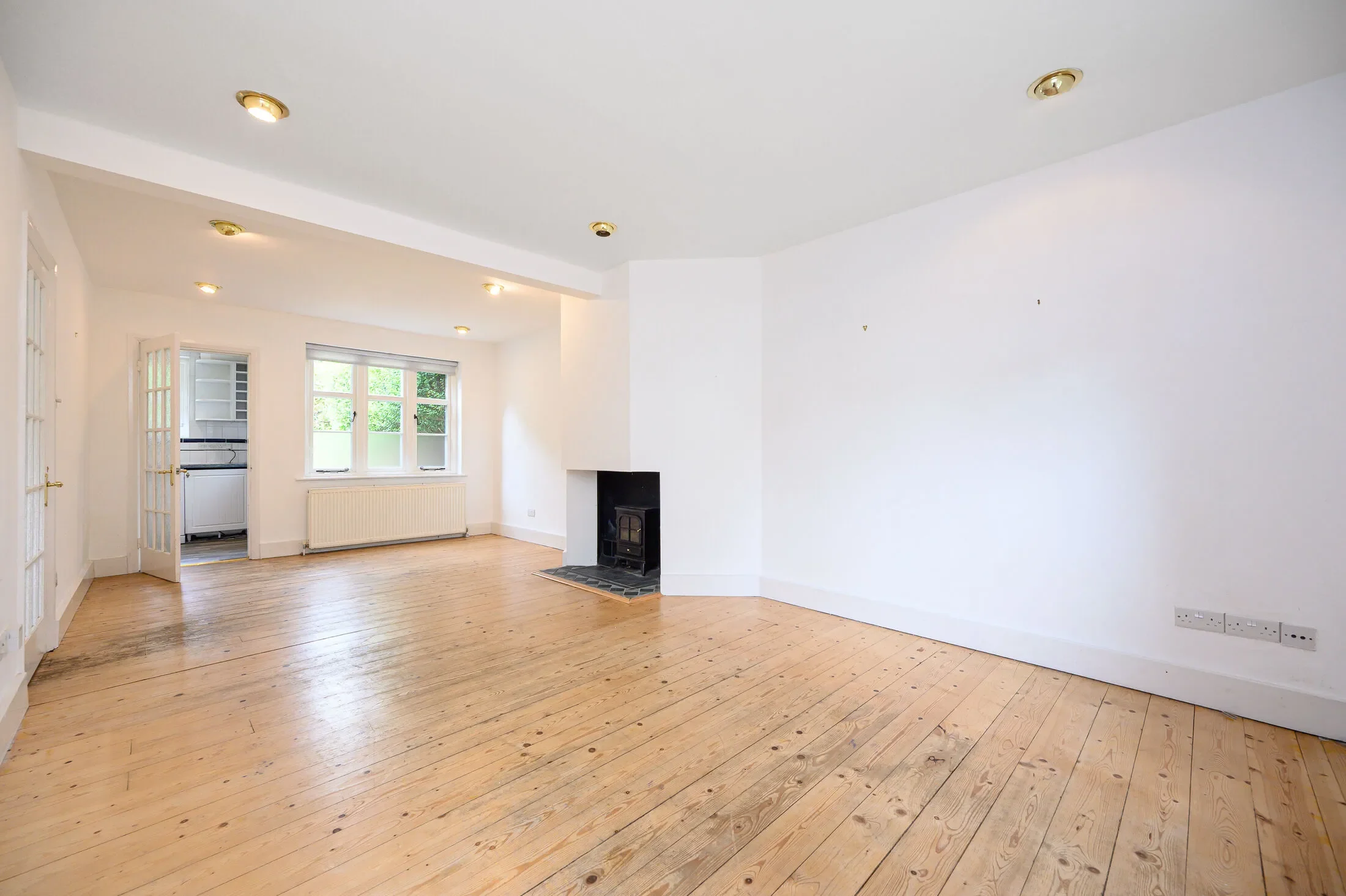 House Willifield Way in Greater London