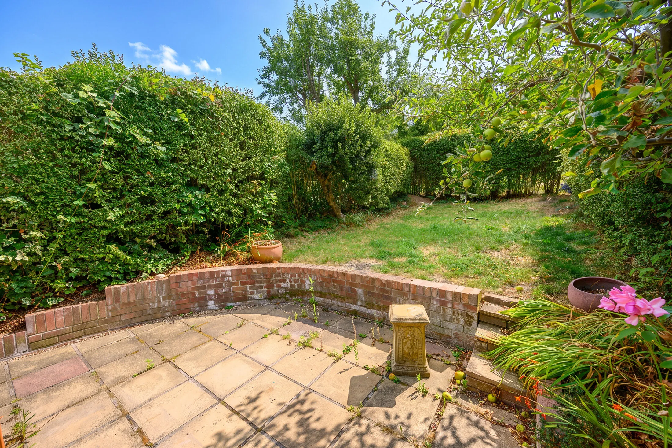 House Willifield Way in Greater London
