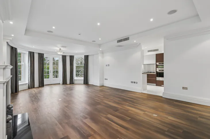 Flat Broomfields in Elmbridge