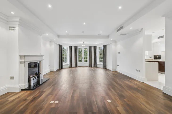 Flat Broomfields in Elmbridge