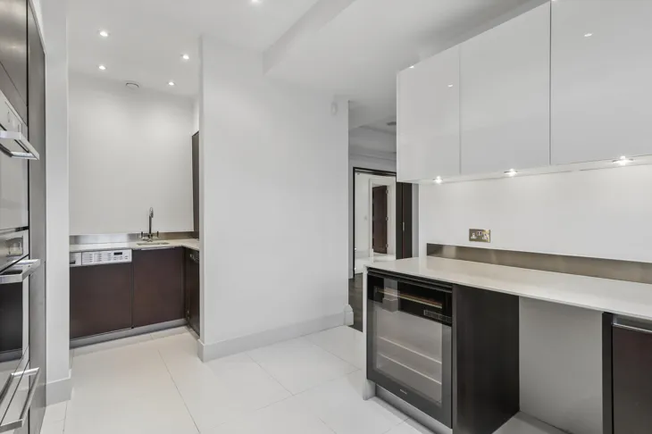Flat Broomfields in Elmbridge