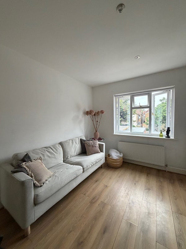 Flat Dunheved Close in Greater London