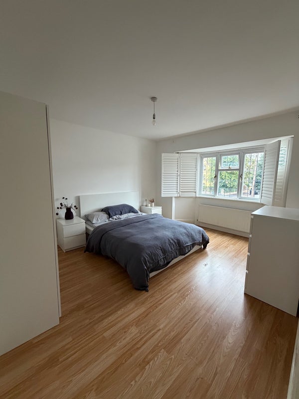 Flat Dunheved Close in Greater London