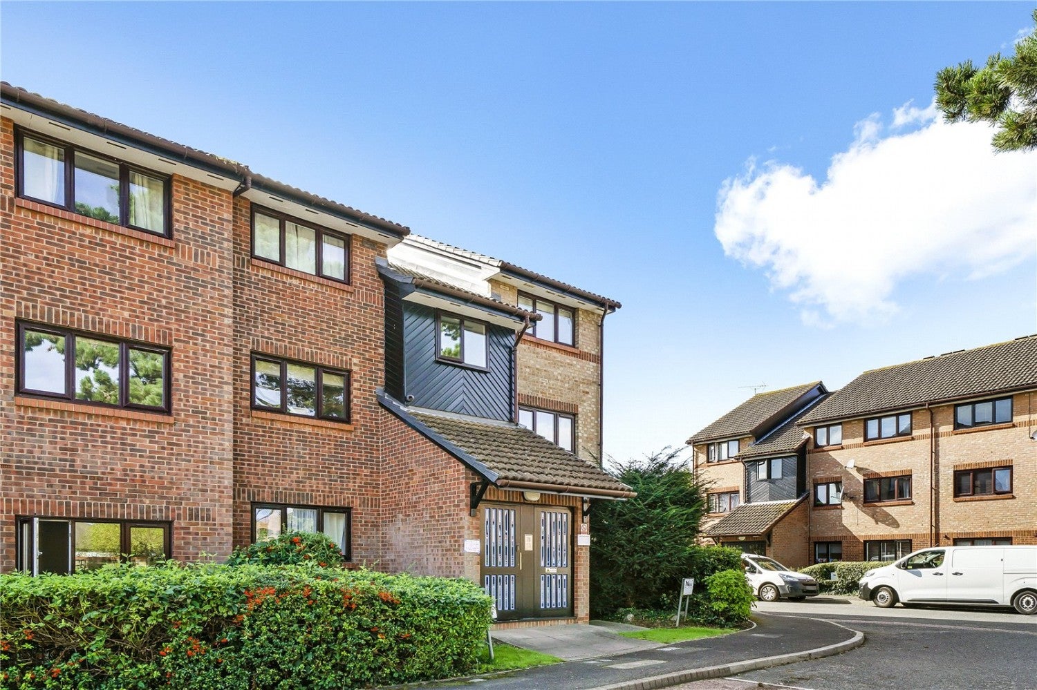 Flat John Gooch Drive in Greater London