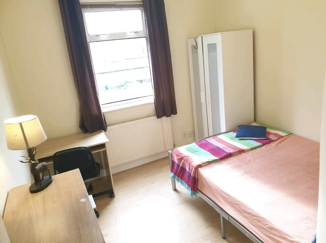 Room Kimberley Gardens in Greater London