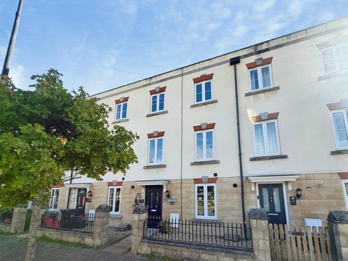 House Longridge Way in Weston-super-Mare