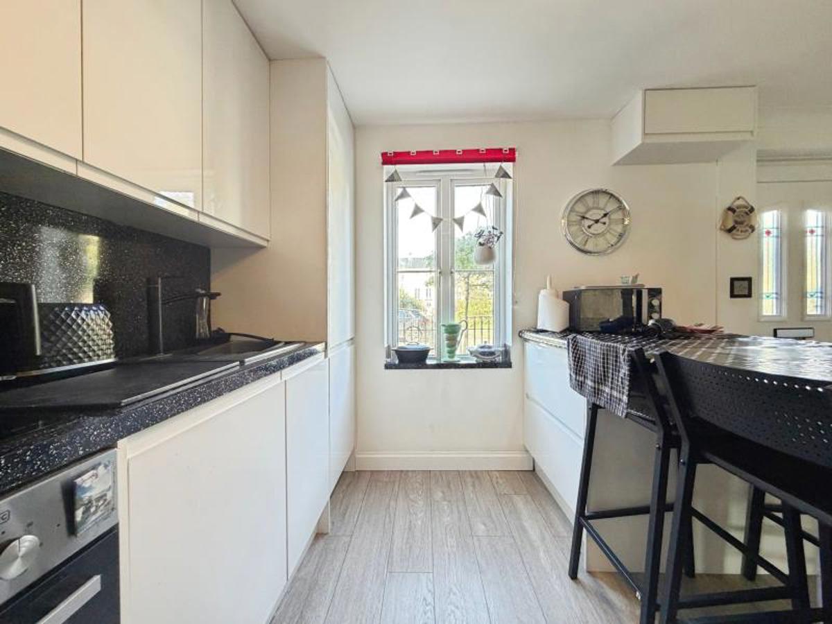 House Longridge Way in Weston-super-Mare
