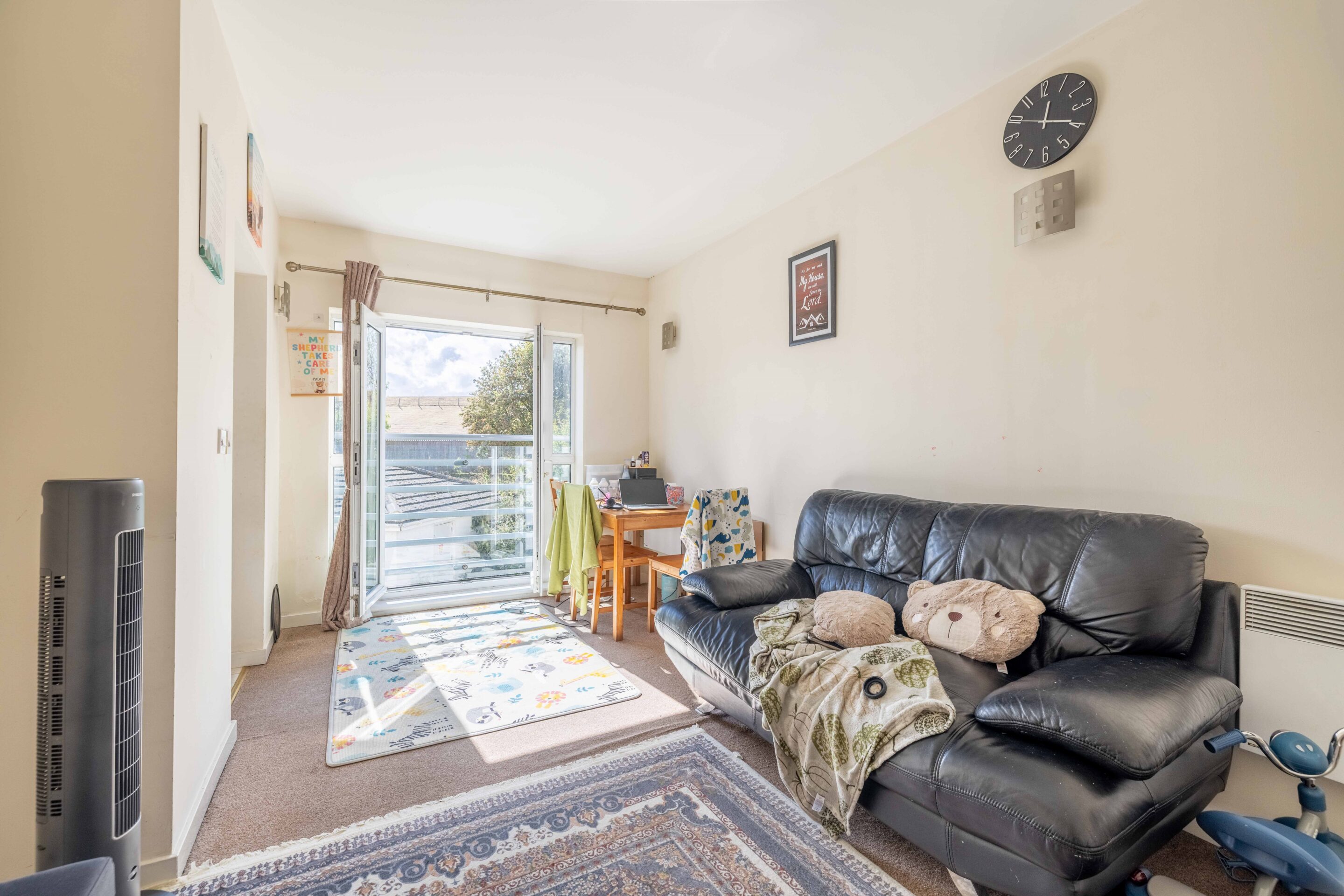 Flat Sovereign Heights in Slough