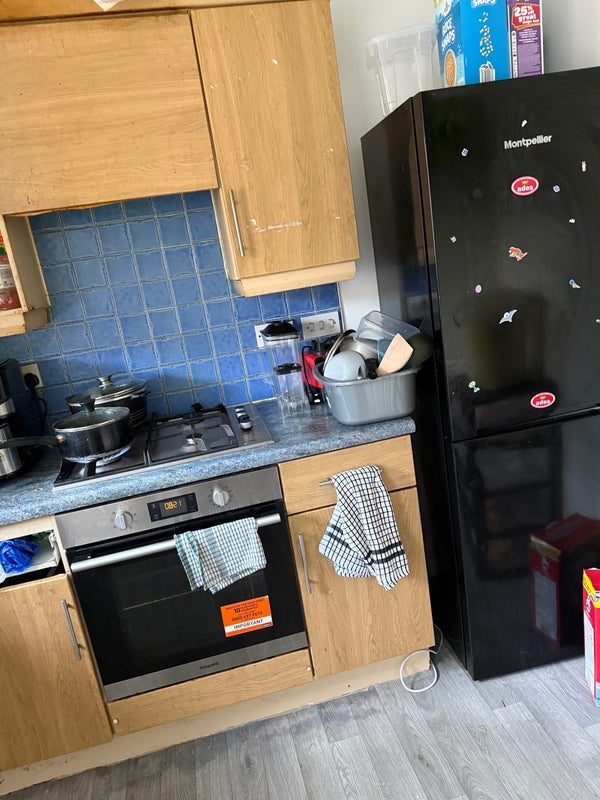 Room Stonefield Drive in Manchester