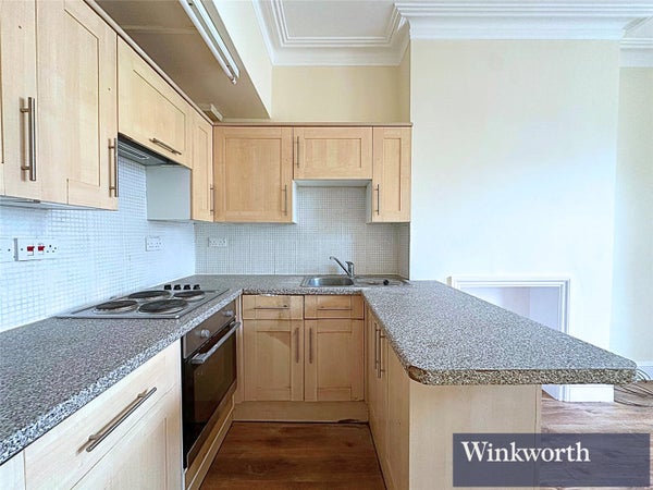 Flat Wellesley Road in London