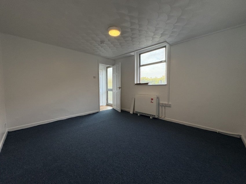 Flat Cranbury Avenue in Southampton