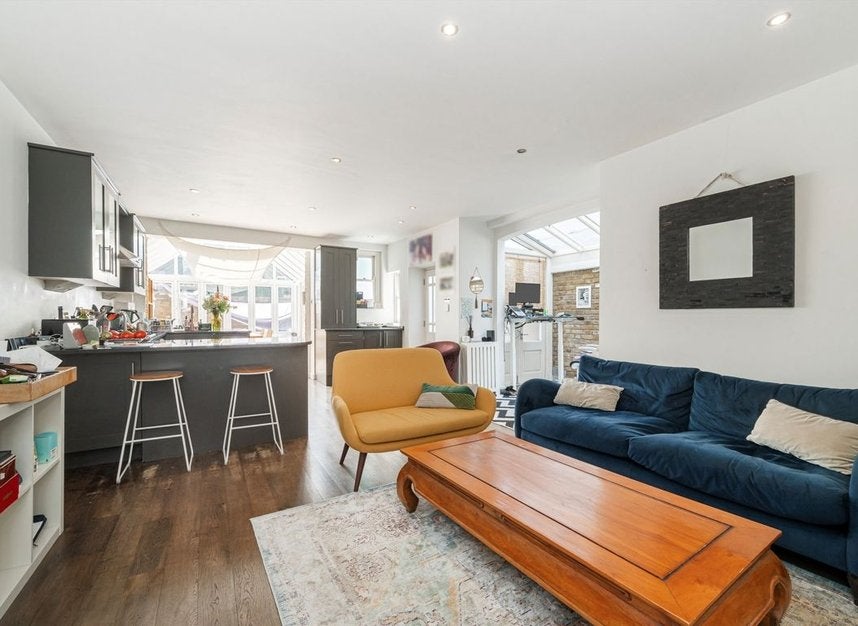 Flat Richmond Road in Greater London