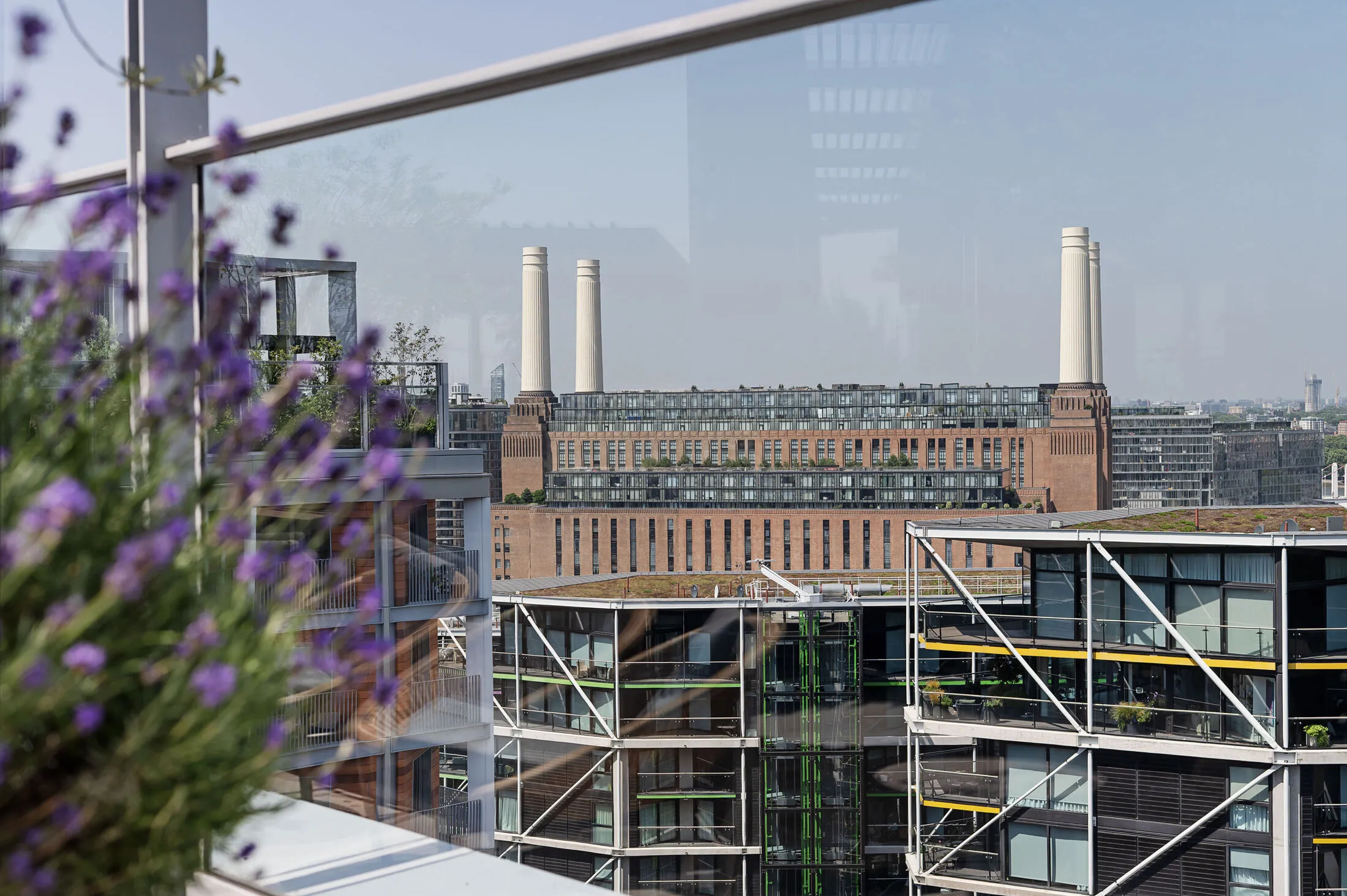 Flat New Mill Road in Greater London