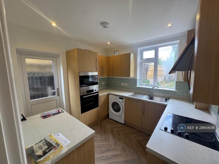 Flat Charterhouse Road in Greater London