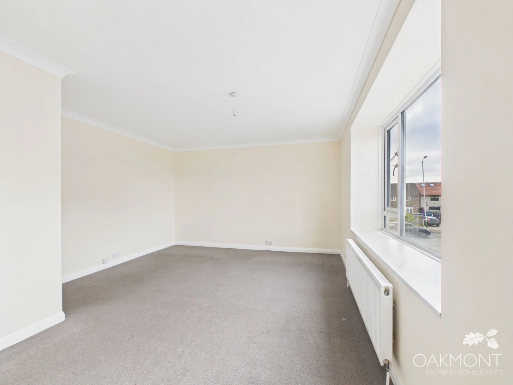 Flat Masefield Crescent in Greater London