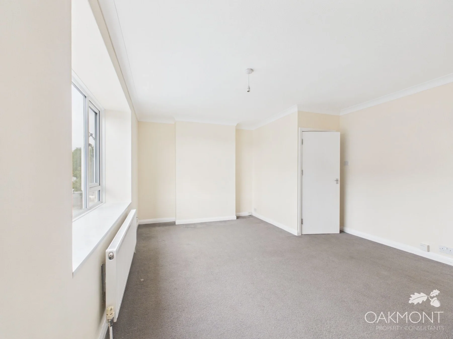 Flat Masefield Crescent in Greater London