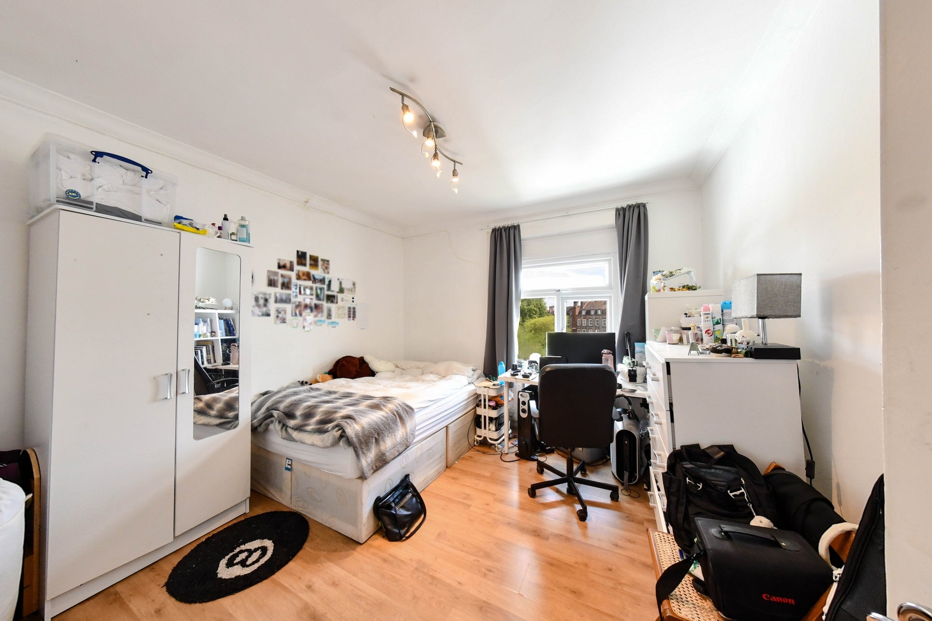 Flat Haverstock Hill in Greater London
