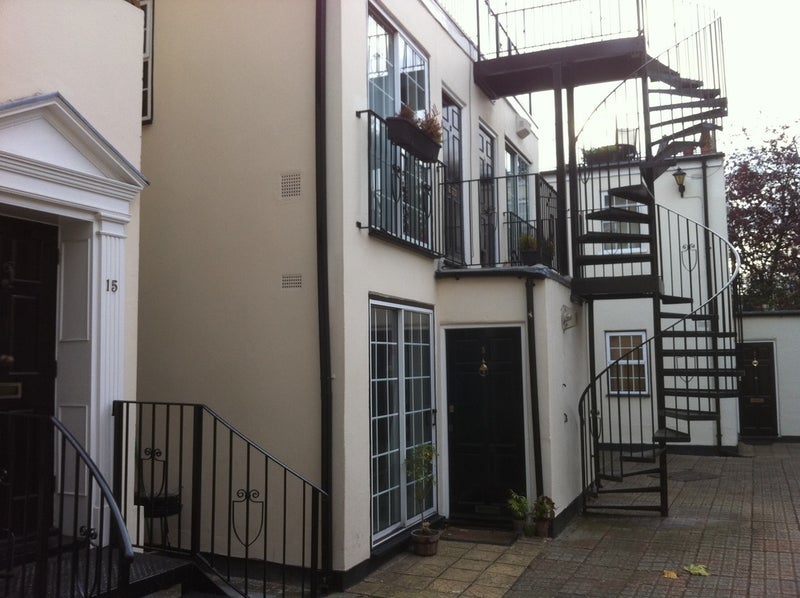 Room Old Woolwich Road in Greater London
