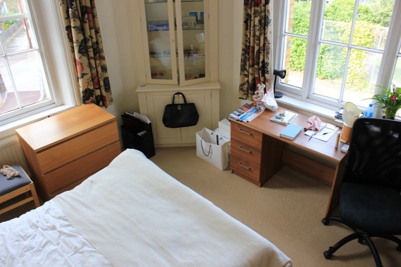Room Old Woolwich Road in Greater London