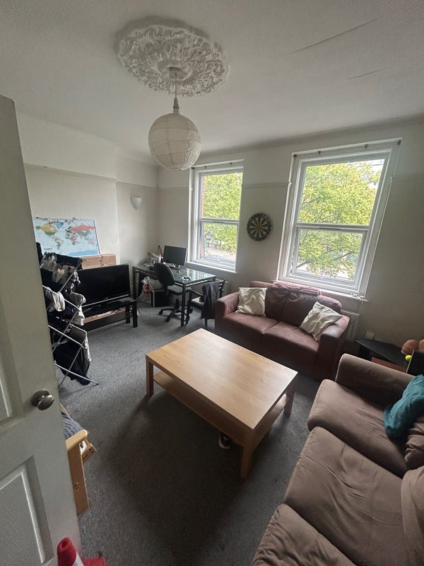 Room Balham High Road in Greater London