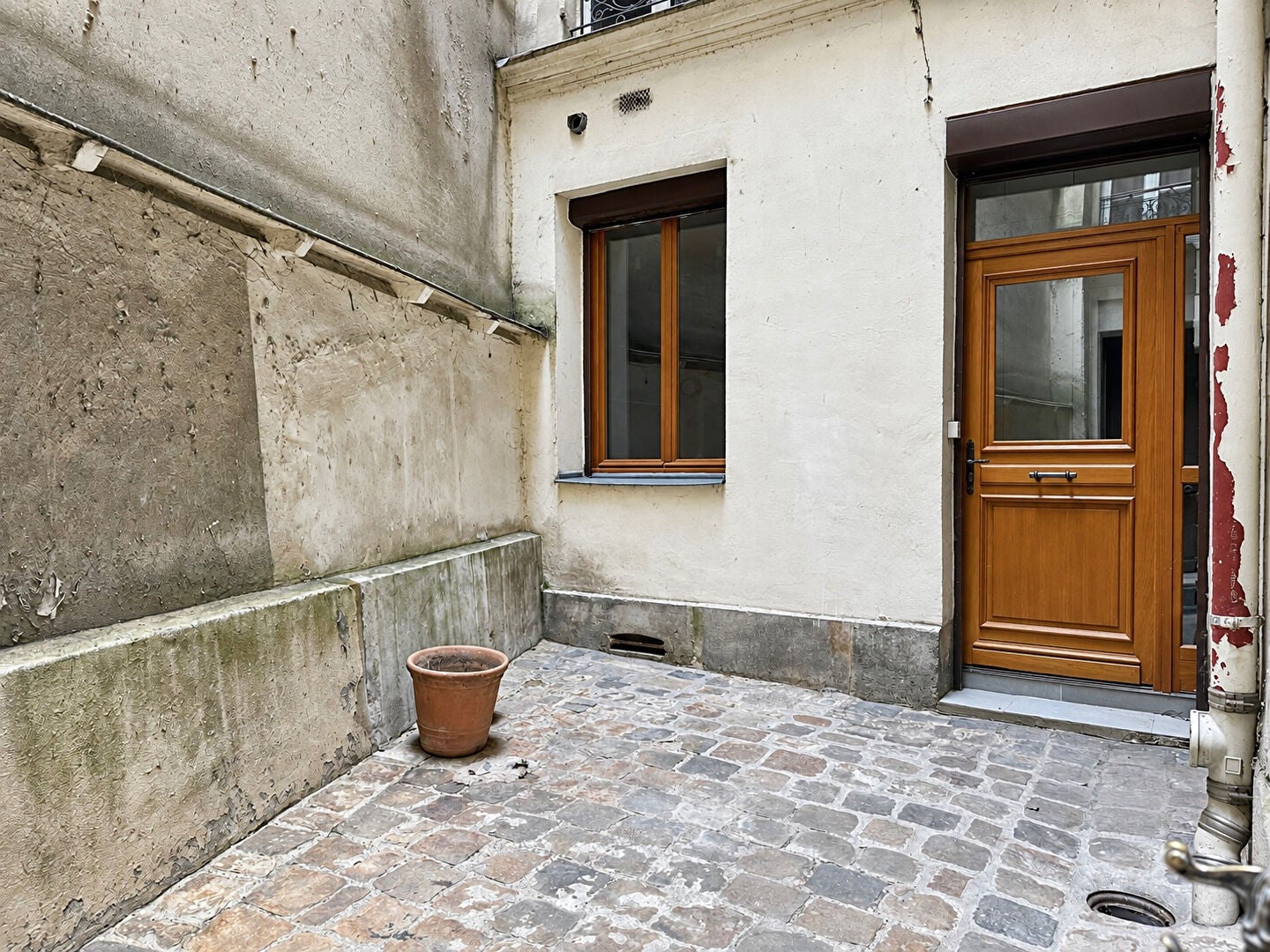 Flat Rue Pierre Semard in Paris