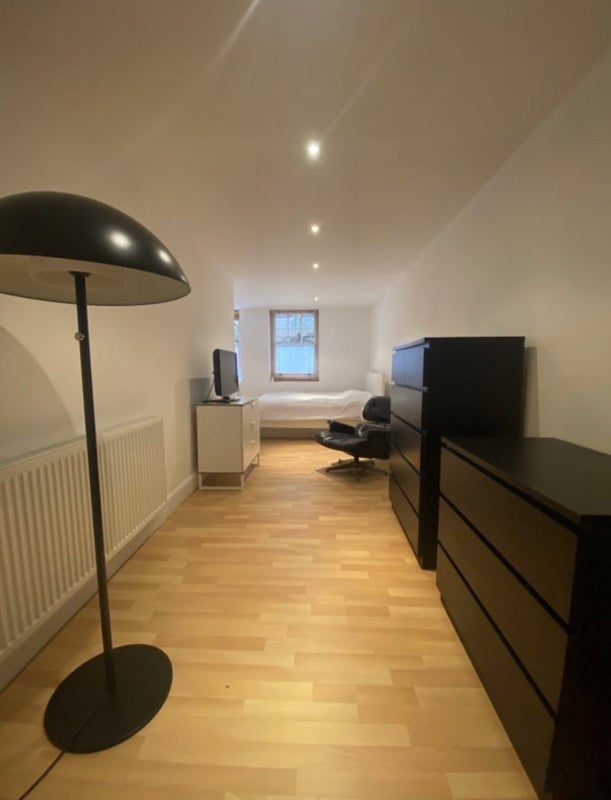 Room Clerkenwell Road in Greater London