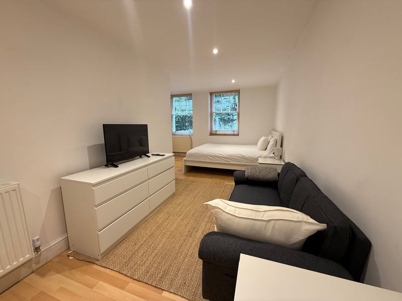 Room Clerkenwell Road in Greater London